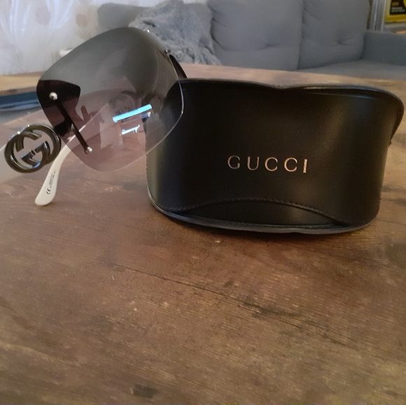 Accessories - 🛍Gucci GG logo sunglasses